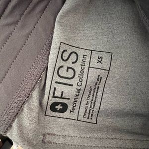 Yola Fig scrub pant. Graphite xs. No issues just bought wrong size